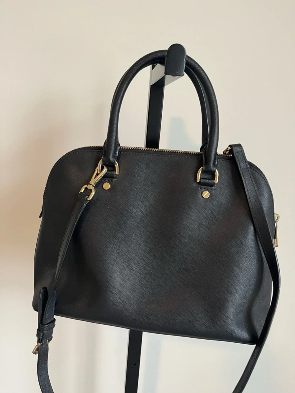 Michael Kors Black Saffiano Leather Satchel Medium Dome Bag Gold Hardware - Picture 5 of 16